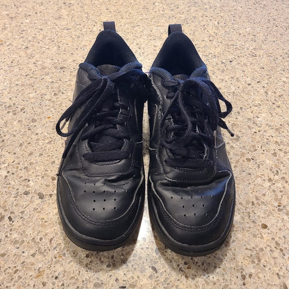 Nike youth Court Borough shoes